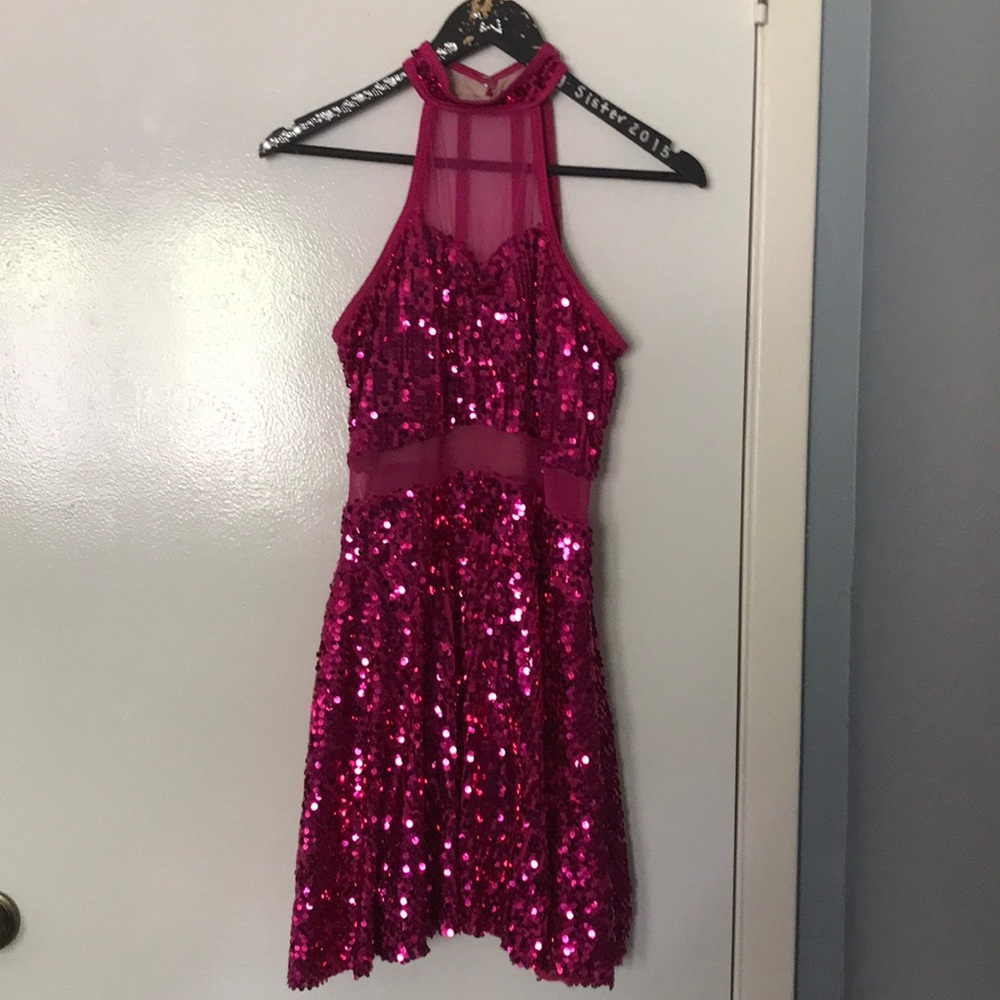 DANCE COSTUME